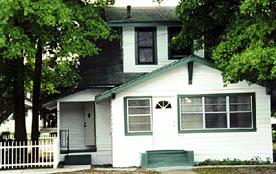 Faye’s Place House.jpg (129729 bytes)